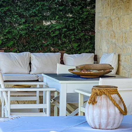 Manuela's Stone Heaven Retreat * Kalandra