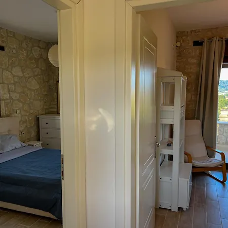 Villa Manuela's Stone Heaven Retreat Kalandra