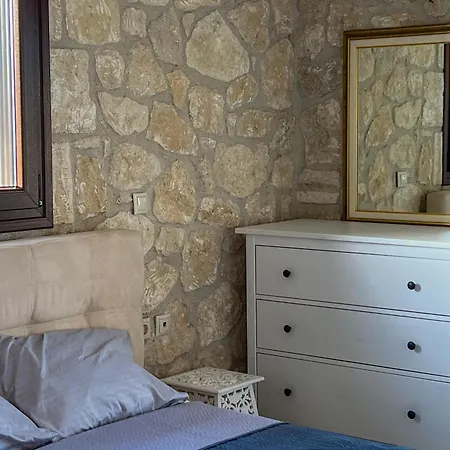 Villa Manuela's Stone Heaven Retreat Kalandra