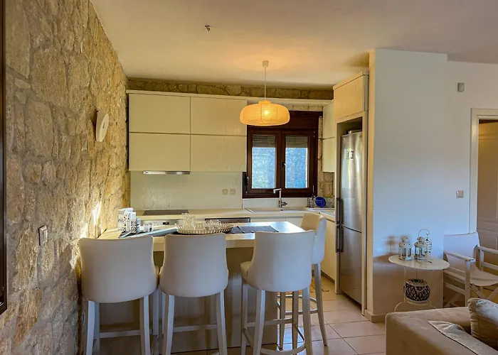 Manuela's Stone Heaven Retreat Villa *