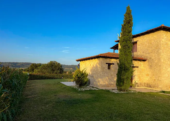 Manuela's Stone Heaven Retreat *