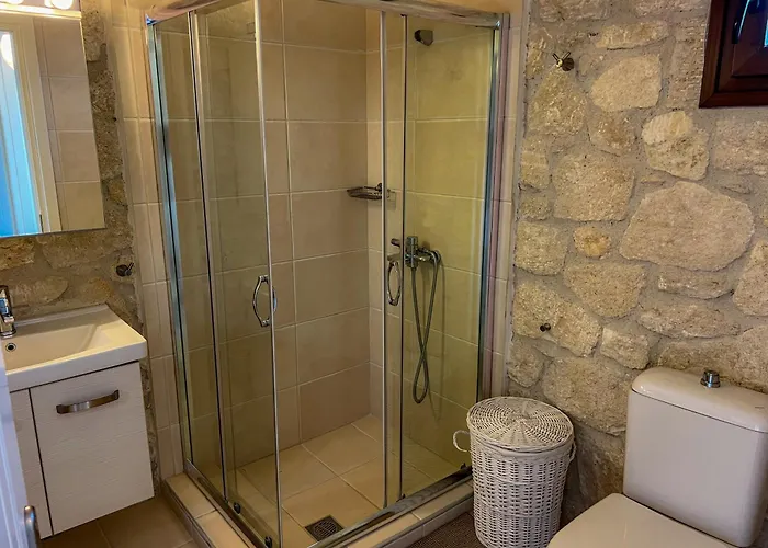 Manuela's Stone Heaven Retreat 빌라