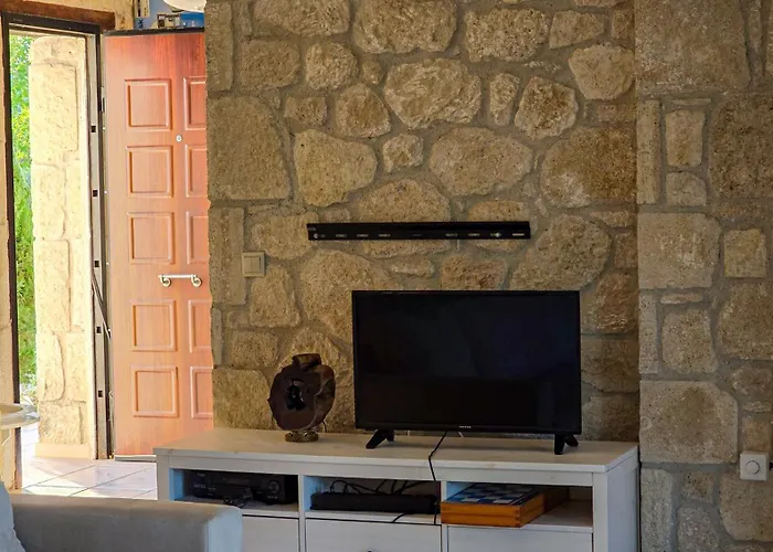 Manuela's Stone Heaven Retreat Kalandra